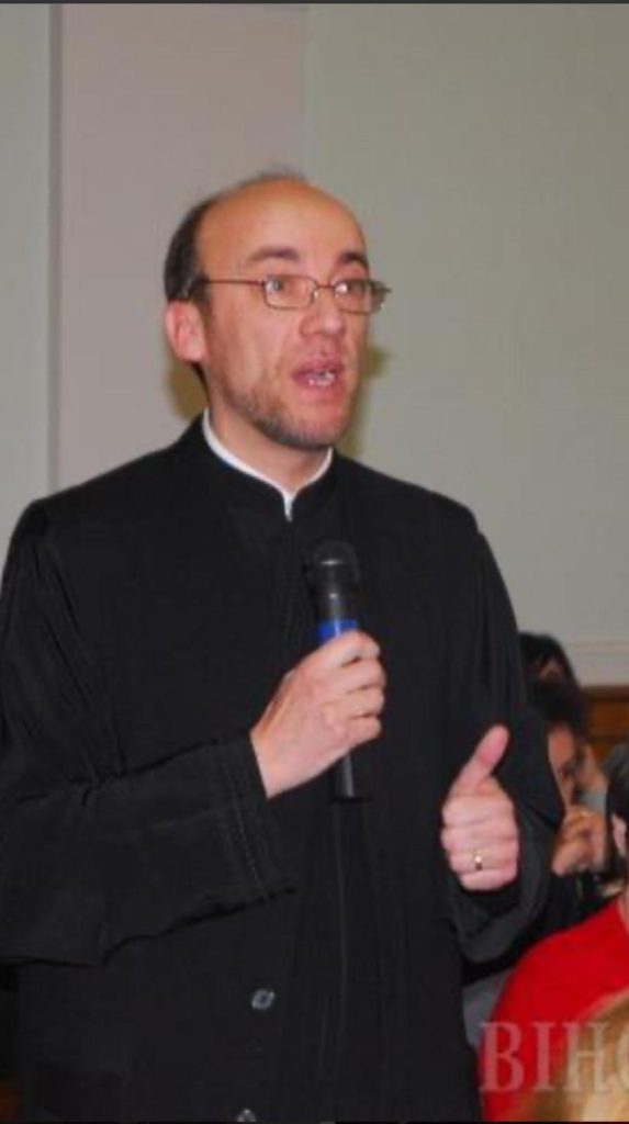 Relațiile și Înclinațiile Dubioase a Unor Funcționari Publici au Modelat Destinele Unei Familii Orădene. Lupta Disperată Împotriva Abuzurilor și a Pedofiliei. 5 Rus Valer pedofil secta gardner
