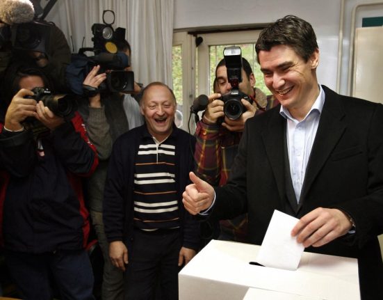 Alegeri prezidentiale in Croatia Zoran Milanovic favorit frente fostului ministru Dragan Primorac