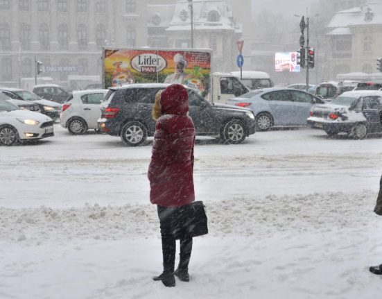 Atentie vreme severa vant de 120kmh si ninsori viscolite in judete multiple