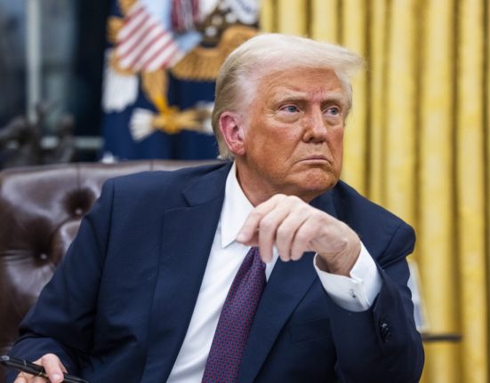 China Canada Mexic si UE vizate de tarifele SUA Trump Ce suntem prosti