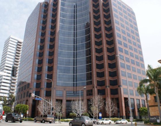 Cladirea Consulatului Romaniei din Los Angeles evacuata din cauza incendiilor