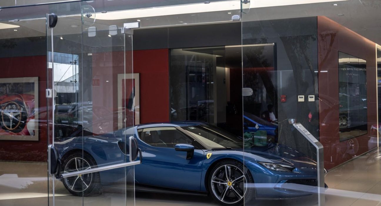 Dealerul Ferrari din Romania achizitionat de Holand Automotive Group din Canada