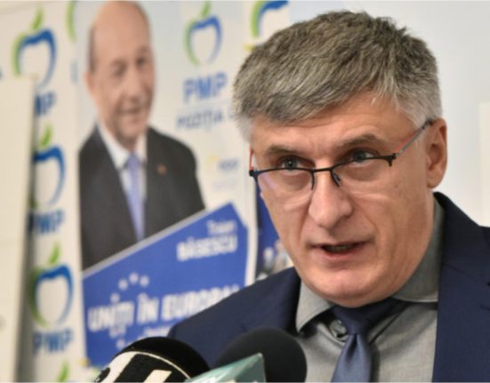 Fostul consilier al lui Basescu va candida la prezidentiale Riscam un alienat mintal ca Presedinte