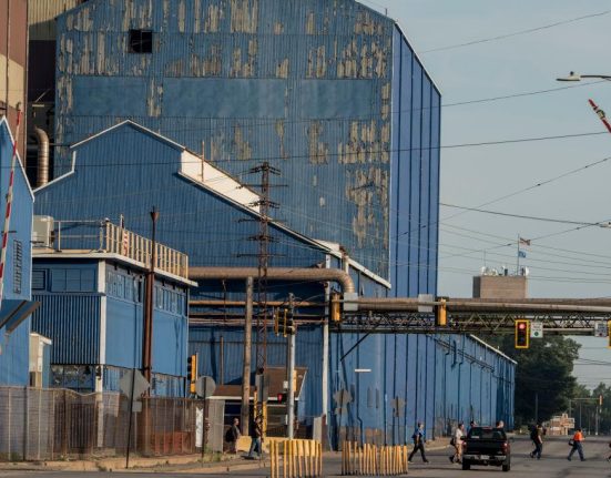 Joe Biden va bloca vanzarea companiei US Steel catre Nippon Steel