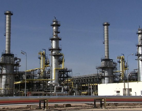 Romgaz furnizeaza gaze naturale populatiei si micilor clienti noncasnici