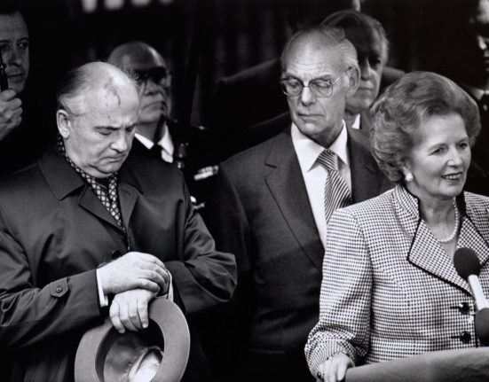 Un mare actor premiat cu Oscar a invatat o pe Margaret Thatcher sa seduca sa flirteze si sa si imbunatateasca tinuta