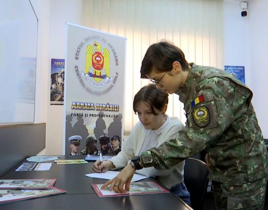 Au inceput inscrierile la colegiile militare La 14 ani Sofia viseaza sa devina pilot Imi era frica de avioane