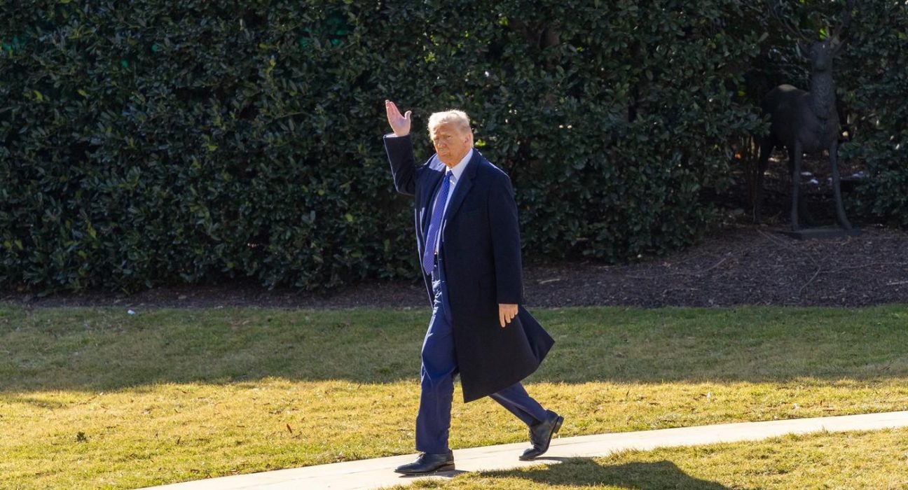 Cel care isi salveaza tara nu incalca legea Donald Trump discurs inspirat de Napoleon