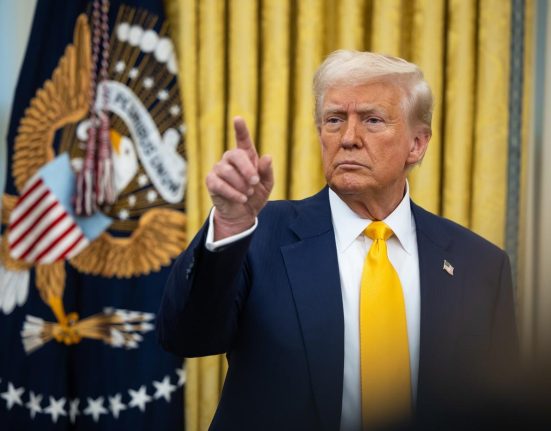 Charles Brown inlocuit de Donald Trump Dan Caine preia rolul
