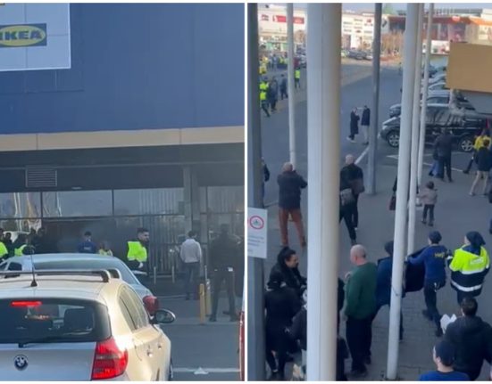 Incendiu la IKEA Baneasa Clientii evacuati din cladire
