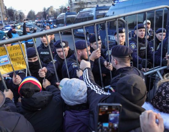 Instigari la violenta pe TikTok pentru protest