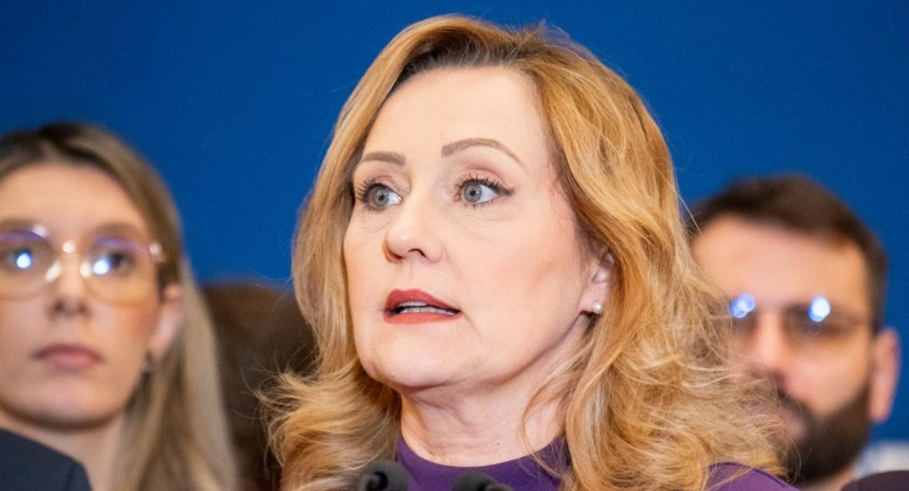 Lasconi Ciolacu trebuie sa plece USR nu voteaza motiunea AUR Premierul chemat sa explice legaturile cu Nordis