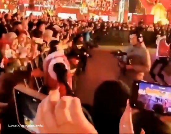 Momentul viral cand un robot umanoid a atacat participantii unui festival din China