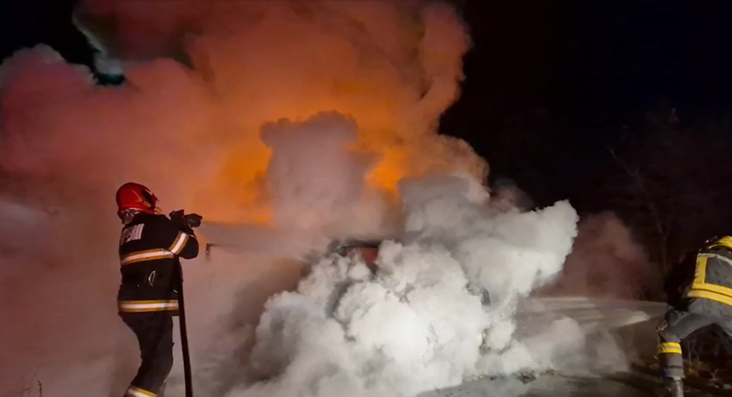 O masina a luat foc in mers in Satu Mare