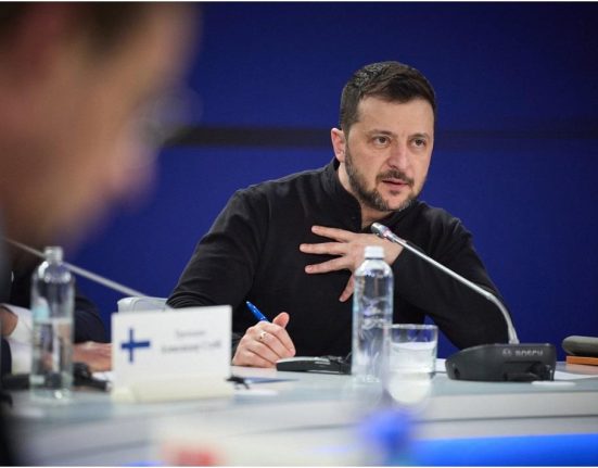 Parlamentul din Kiev a adoptat o rezolutie pentru Zelenski