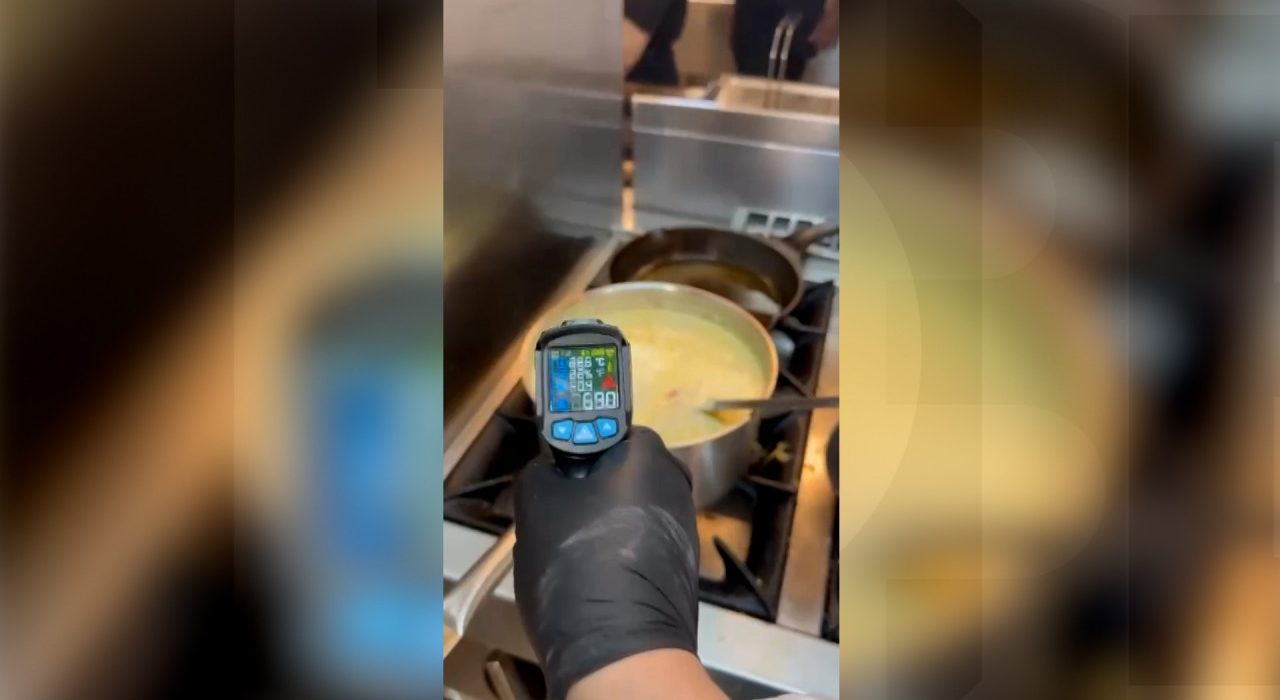 Trei familii internate dupa o masa la restaurant