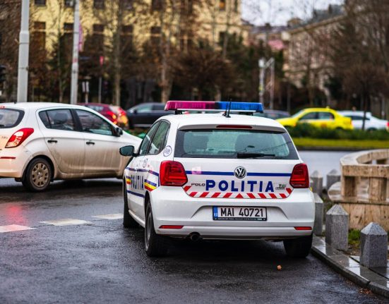 Barbat amenintat cu arma intr un restaurant din Sector 1