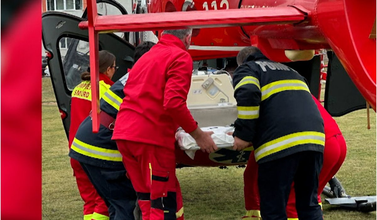 Bebelus cu pneumonie severa transportat de urgenta cu elicopterul