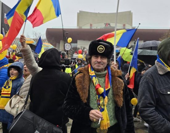 Cum a fost la protestul AUR Atentie la buzunare