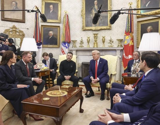 Cum a fost prins Zelenski in capcana lui Trump