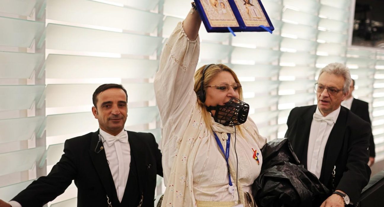 Diana Sosoaca reactie la interdictia de intrare in Ucraina Ignor si nu dau doi bani Voi intra oriunde oricand