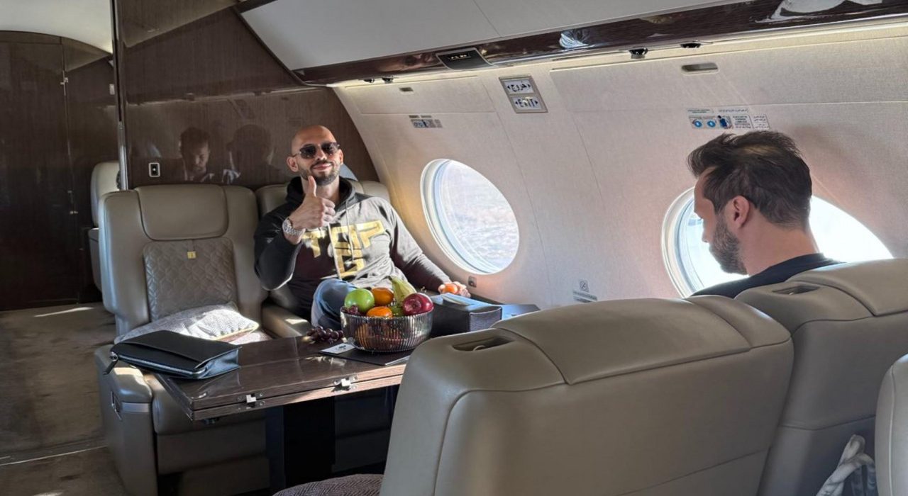 Fratii Tate revin in Romania pentru control judiciar platim 185000 dolari pe avion privat doar pentru a semna o hartie