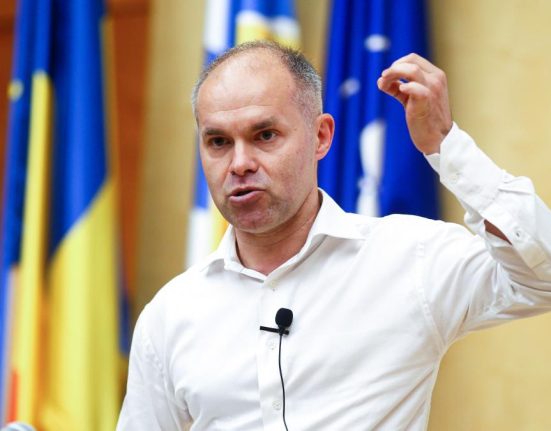 Funeriu da vina pe o virgula gresita care l a facut latifundiar in declaratia de avere