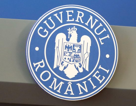 Guvernul reduce numarul angajatilor cati secretari de stat vor ramane din cei 75