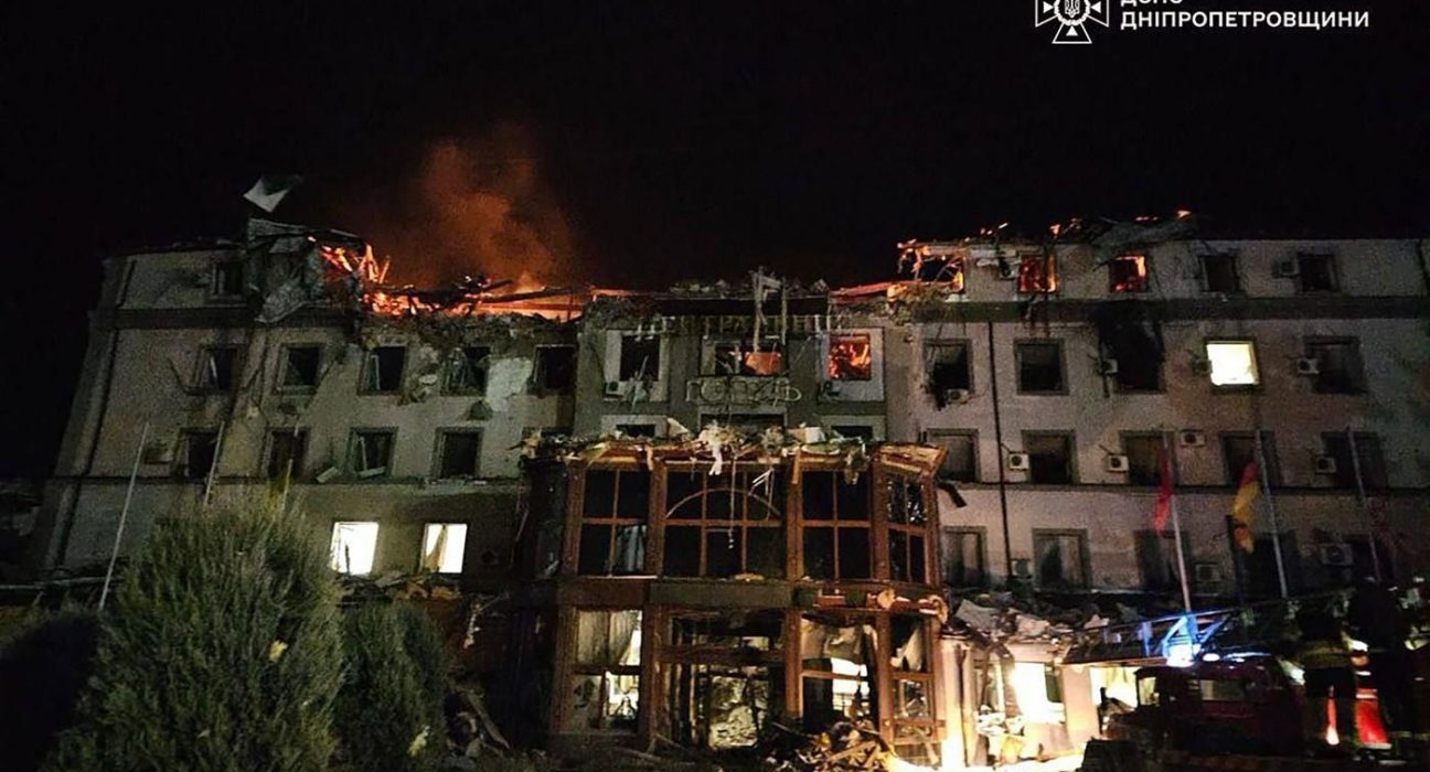 Hotel din Ucraina lovit de racheta rusa 4 morti 31 raniti
