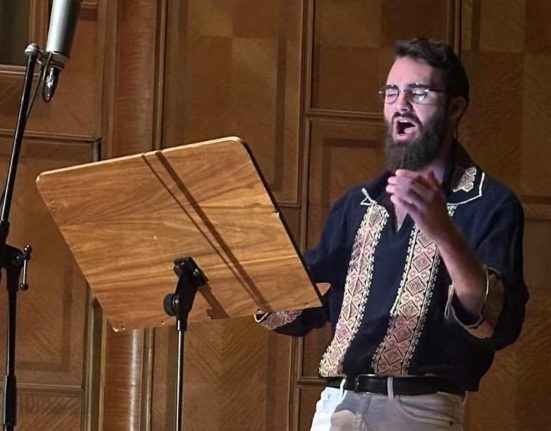 Incident grav la Teatrul de Opereta Tenorul Octavian Ene si a rupt piciorul sarind de la 3 metri