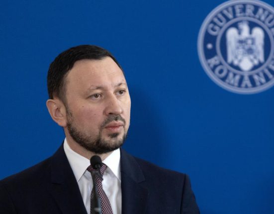 Mircea Fechet lanseaza o initiativa pentru acces la apa potabila