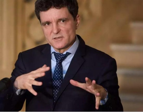 Nicusor Dan intrebat despre avort ca drept constitutional Sunt de acord dar exista nuante