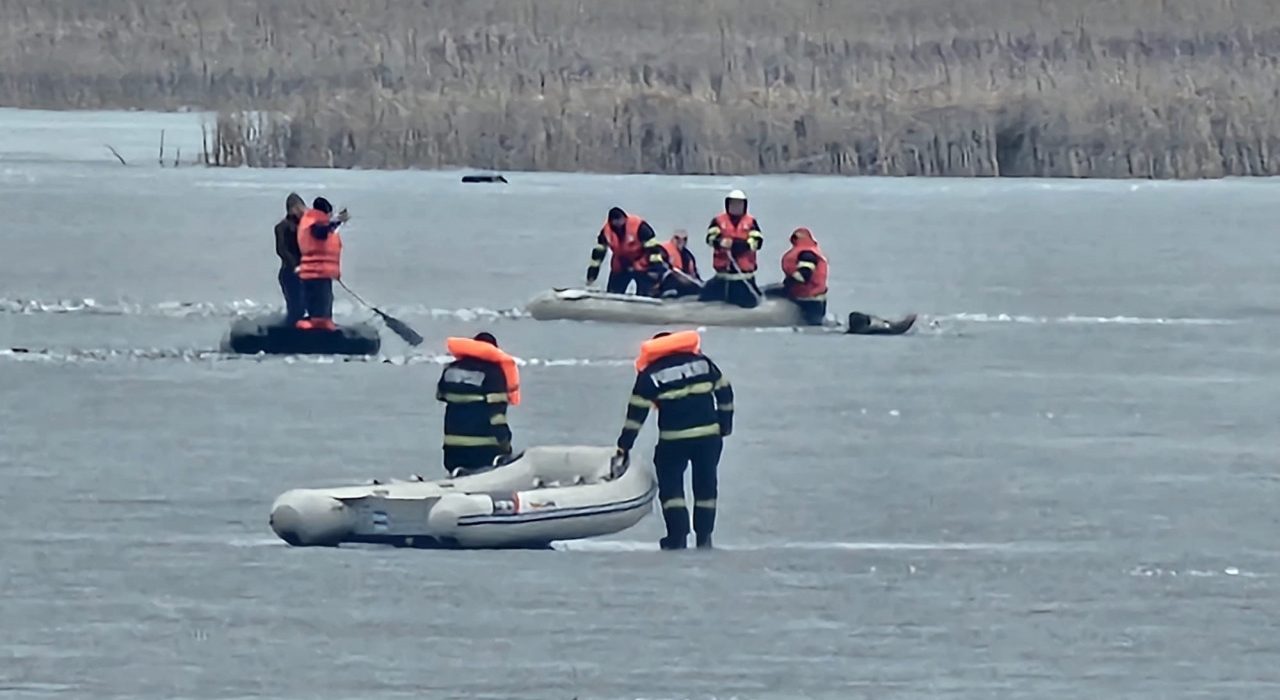 Operatiunea de salvare de pe Siret Trei pescari cazuti in rau