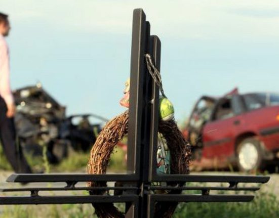 Romania pe primul loc in UE la accidente rutiere 3 morti zilnic pe sosele Din stalpul familiei am devenit o leguma