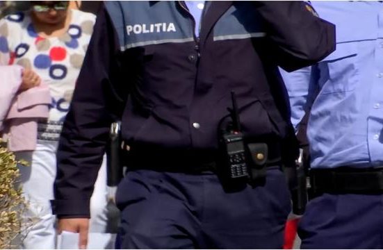 Sef din Politia Timisoara retinut dupa perchezitii
