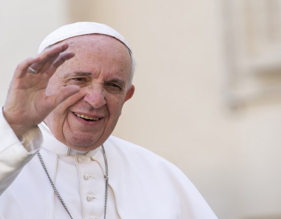 Starea Papei Francisc dupa criza respiratorie brusca