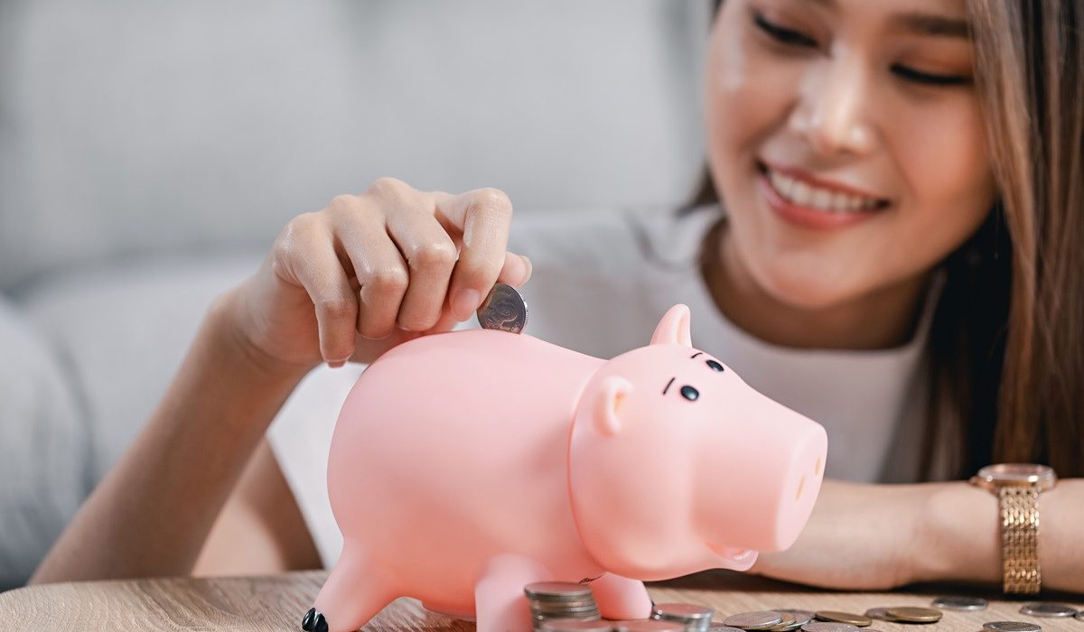 Studiu 2 din 10 femei nu economisesc lunar