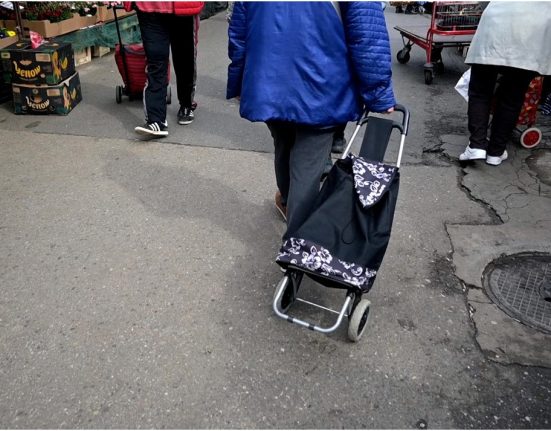 Un aliment nesanatos popular in Romania s a scumpit