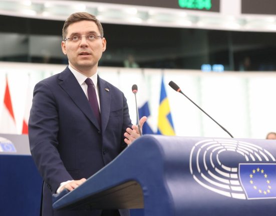 Victor Negrescu Romania trebuie pregatita pentru orice scenariu Viitorul Europei se decide acum
