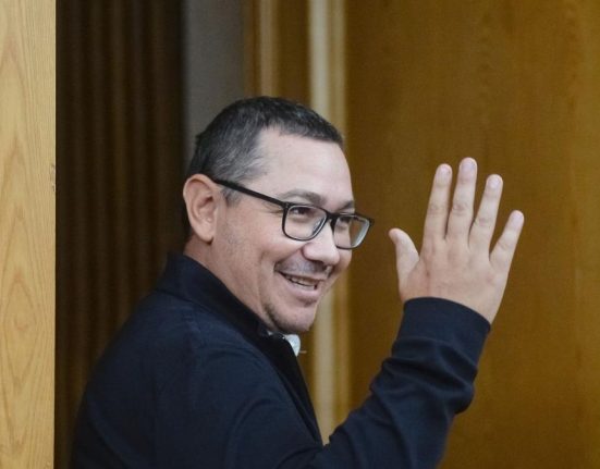Victor Ponta poate candida la prezidentiale CCR a respins contestatiile