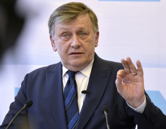 Voi uni aceasta natiune Crin Antonescu intra oficial in cursa prezidentiala