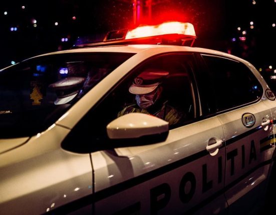 Balul Bobocilor oprit de politisti la Baia Mare