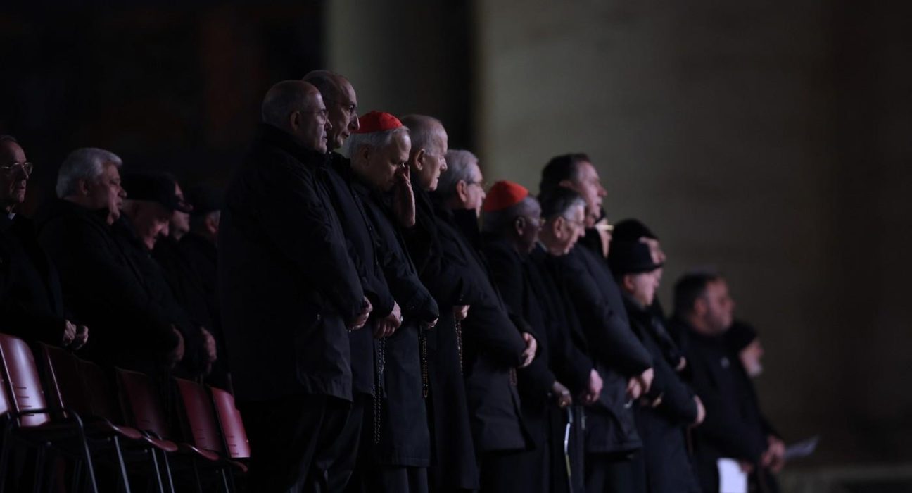 Care sunt conditiile pentru a deveni Papa Teoretic nici macar nu trebuie sa fii preot
