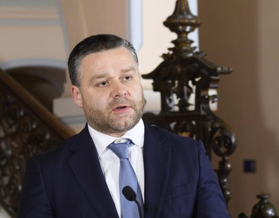Ciprian Ciucu il acuza pe Nicusor Dan de blocarea proiectelor din Capitala Semnatura finala ii apartine Si stam si asteptam