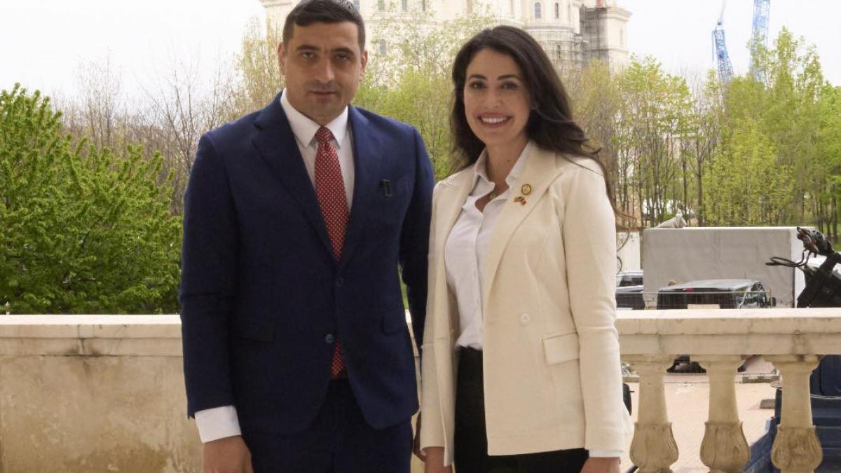 Cum obstrucioneaza Simion incercarile Romaniei de a calma SUA