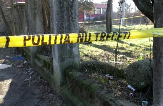 Fetita de o luna moarta intr o caruta in Bistrita Nasaud