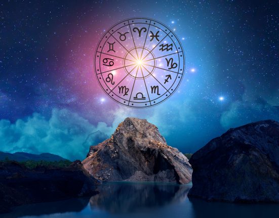 Horoscop weekend 26 27 aprilie 2025 Luna Plina in Taur aduce revelatii si decizii radicale pentru zodii
