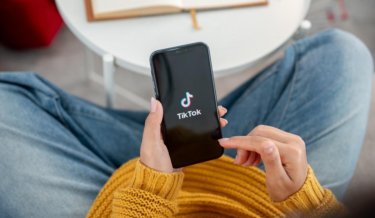 Influencer arestat dupa previziuni gresite despre cutremur pe TikTok