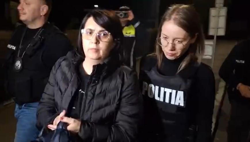 Laura Crisan din nou inchisa la Penitenciarul Arad Nu am legatura cu moartea tatalui meu