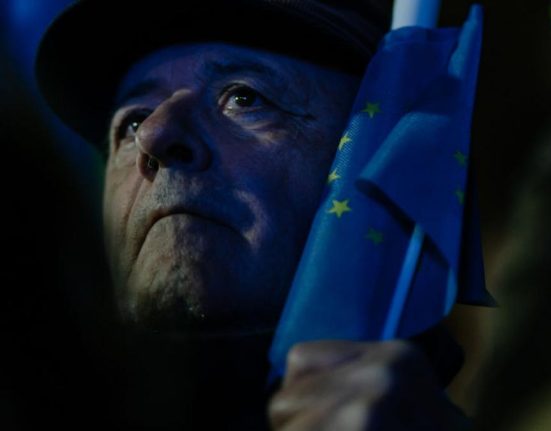 Manipulare online si polarizare politica criza electorala in Romania analizata de BBC